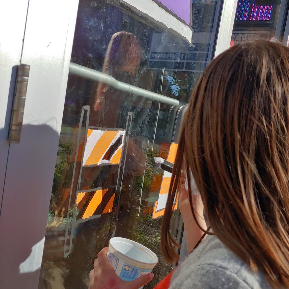 Freshmen Campus Art Club painted windows for Homecoming this afternoon #warriorready156