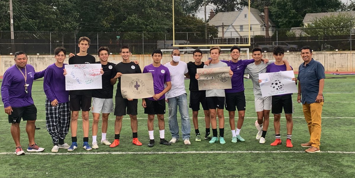 NewRoCoach's tweet photo. During our days off, #NRBVS collected over $300 among team members and purchased 10 🥘 of penne vodka and 10 🥘 of baked lasagna w meatballs. Total of 20 🥘for families @ Heritage Homes, still without gas since storm Ida @NRHS_SC @lohudsports @hoopsmbd @NewRochelleED @ADNewRo https://t.co/FYKcWoa6CH