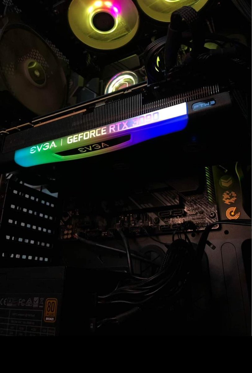 Bandiee's tweet photo. Vendo EVGA GEFORCE RTX 3090 FTW3 ULTRA. 24.000.000 Gs. RT xfi☺️ https://t.co/hHsvrYvnUC