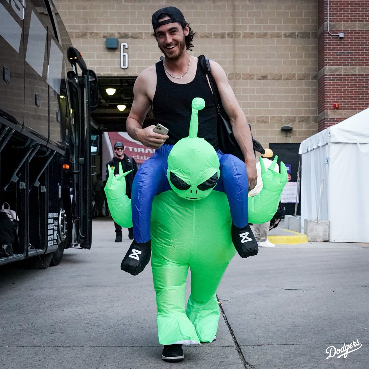 Dodgers's tweet photo. 👽 https://t.co/FOsmbEGW13
