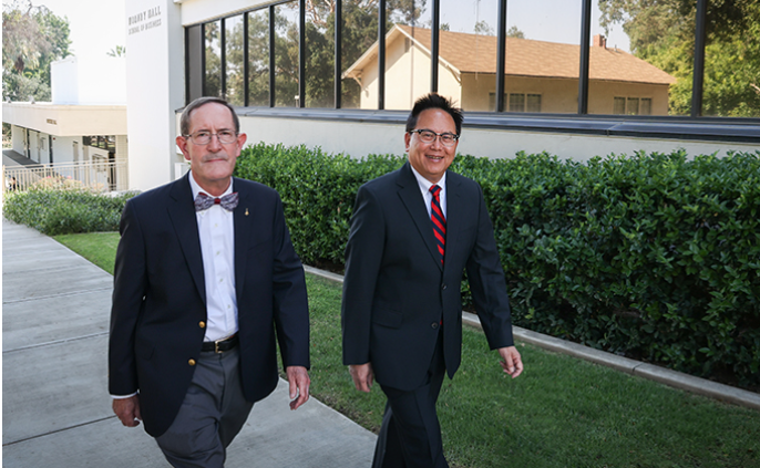 UofRedlands's tweet photo. Nearly three decades after arriving at U of R, Keith Roberts is retiring as the School of Business’s associate dean, having enhanced student programs, worked to secure accreditation, & established a rapport with students while serving them. #BulldogBlog https://t.co/aW7MUK4hRu https://t.co/E3HXam7BXL