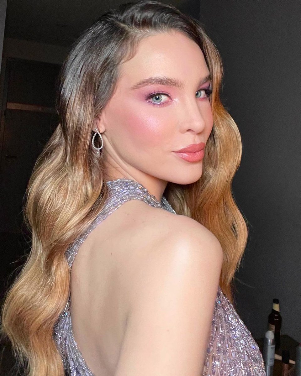 PopGxng's tweet photo. Así luce la princesa del pop latino @belindapop en la noche de los premios Billboard 2021 ✨

#Billboards2021 https://t.co/oVYnGGCUgY