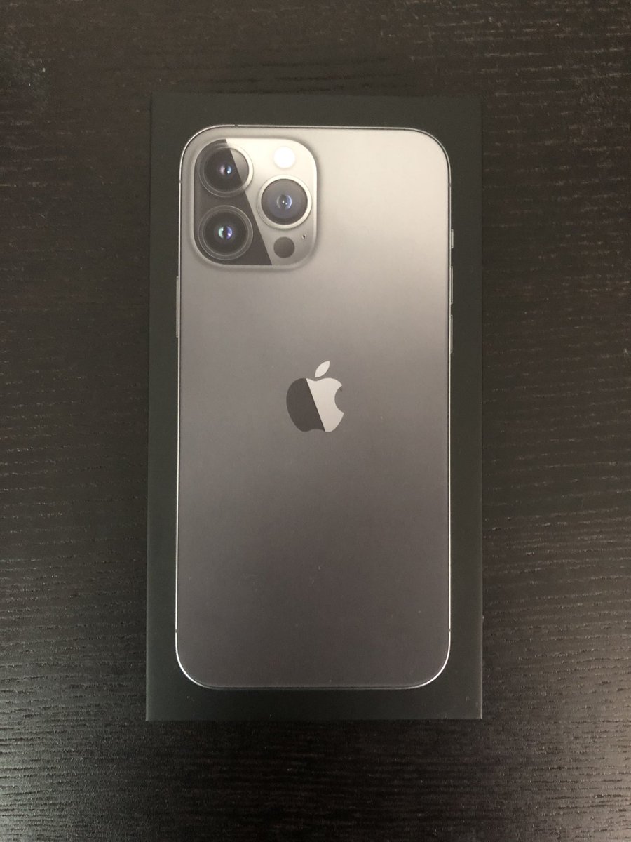 loay_setrak's tweet photo. iPhone 13 Pro Max arrived today #iPhone13ProMax #iphone https://t.co/Kh9fDchELn
