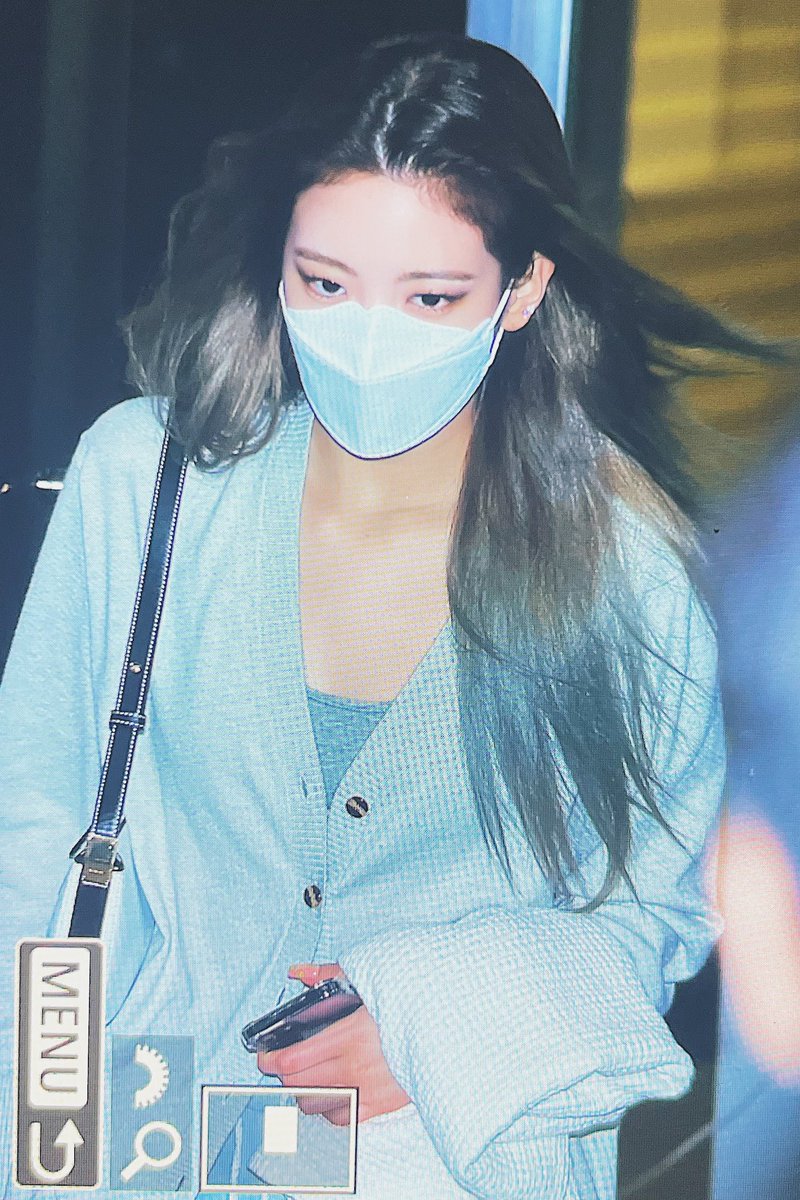 210924 뮤뱅 퇴근
지수야,,, 너무 오랜만이다 
반가워 진짜 반가워 
#리아 #최지수 #있지 #ITZY