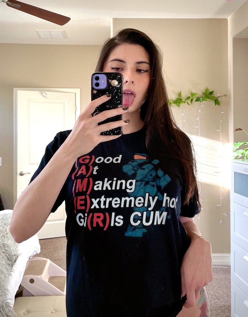 lilly | itsnautii 🌸 on Twitter: "Vibe check: any GAMERs? https://t.co