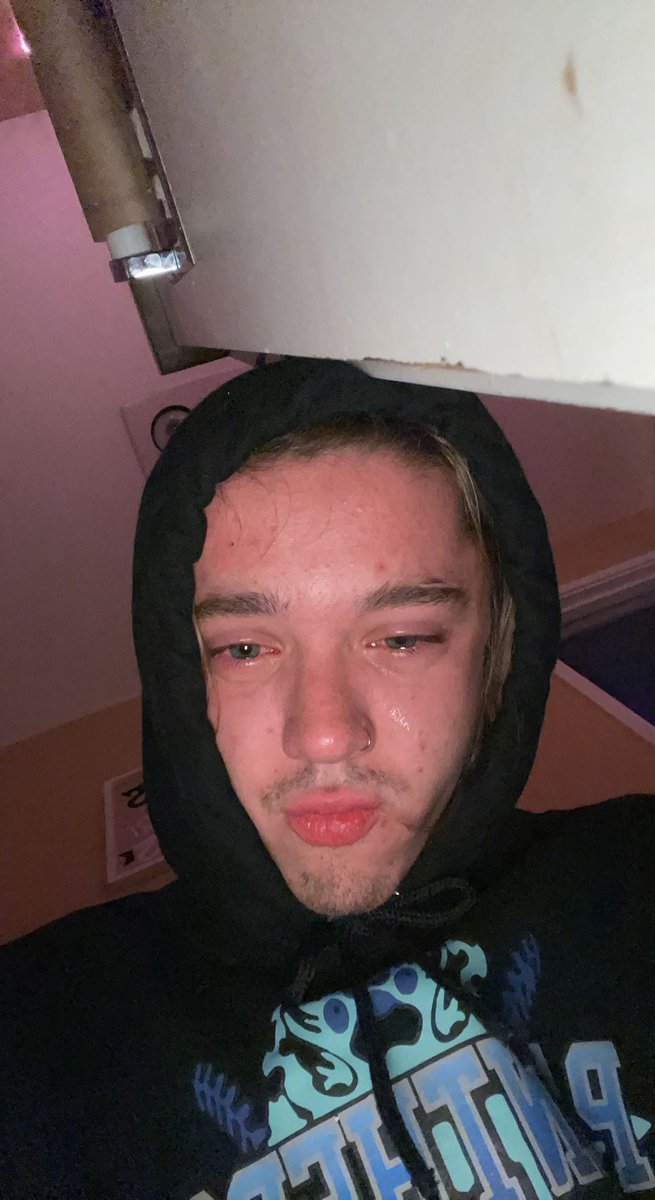 tabercarsen1's tweet photo. at least im a pretty crier 🥲 https://t.co/4hKDJlUq8j