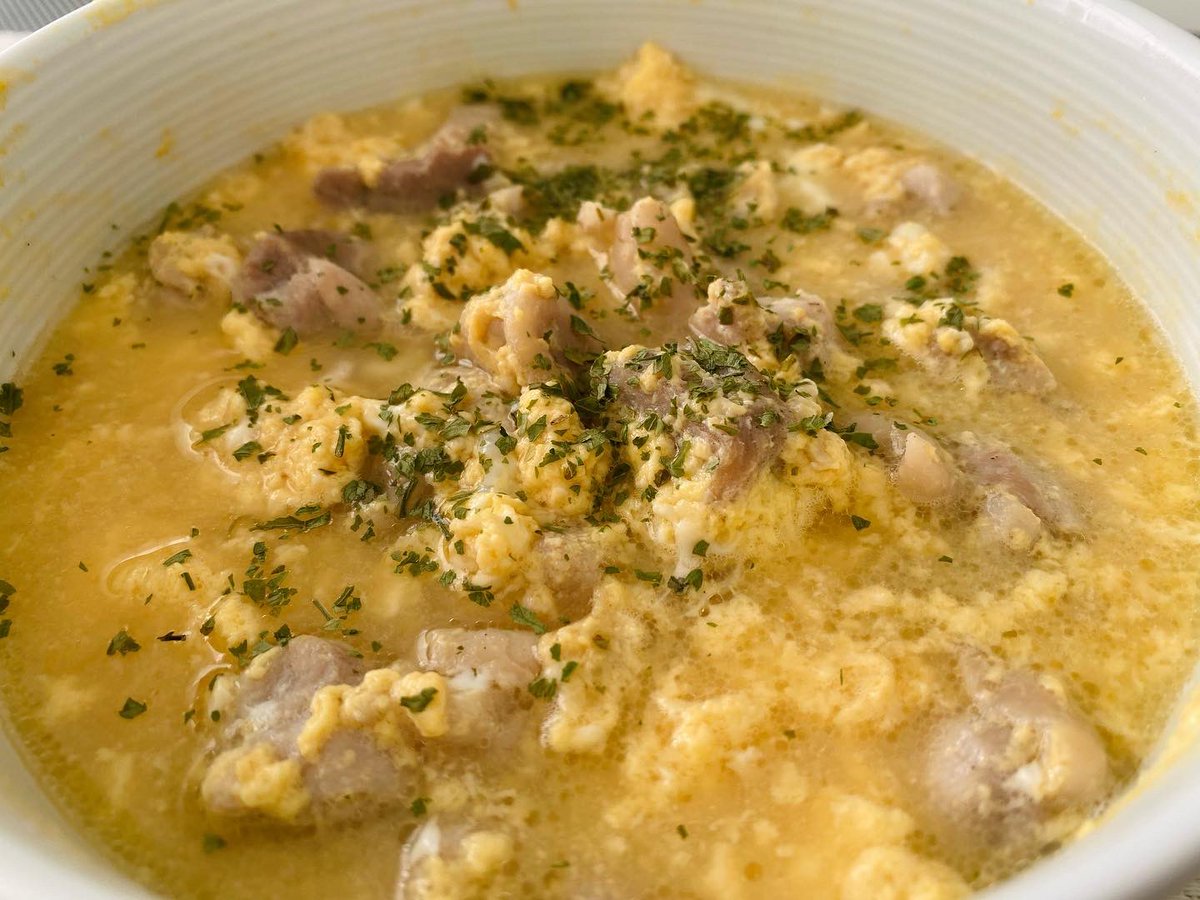 meat3eggs's tweet photo. ◇親子スープ
①塩胡椒をした鳥もも肉をキッチンハサミで一口サイズに切る
②耐熱容器にラップをして加熱
③生卵を追加してかき混ぜる
④水と麺つゆを入れてレンジで再加熱
⑤ざくざく混ぜたら完成

イメージは、親子丼風です。
鶏脂の旨味もタンパク質、脂質も楽しめるので良ければお試しください！ https://t.co/3WZK2xL5rW