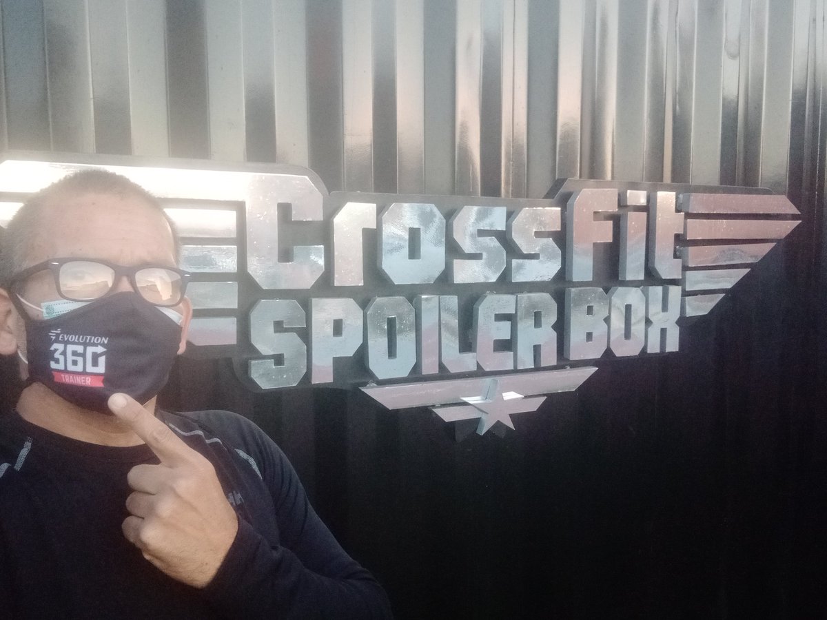 Jcolmenares_1's tweet photo. Hoy estuve al otro lado del vidrio.

Estuve como instructor invitado  de mi partner @ElizbthVil  en @Spoilerboxcrossfit. Hicimos una rutina de funcionales bajo el sistema @evolutionadvanc @TRAINER_360

60' minutos de trabajo intenso y diversión al mejor estilo #Evolution360 https://t.co/BiUjNVcSco