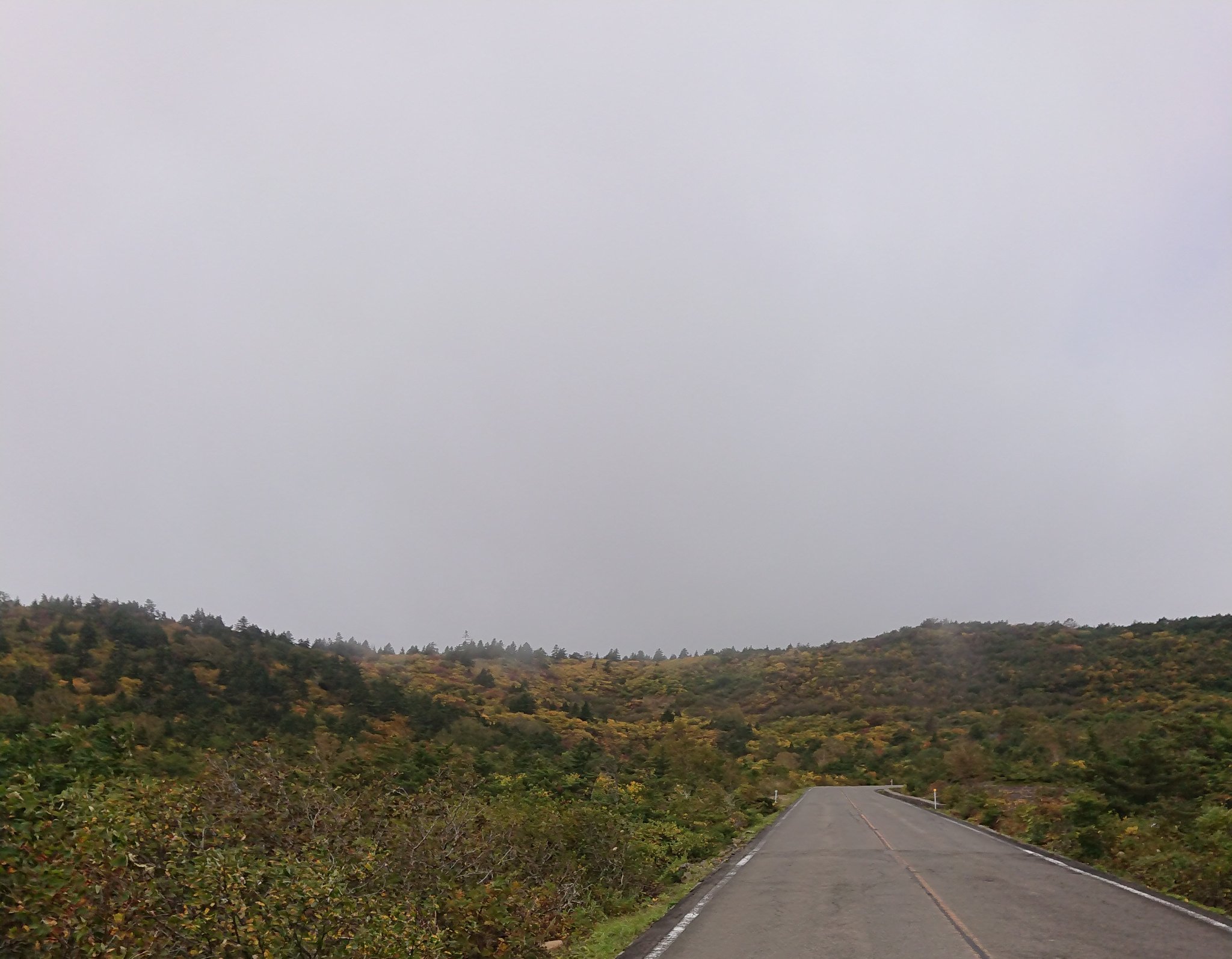 蔵王山 本日の蔵王の紅葉 賽の河原 蔵王 蔵王山頂 お釜 御釜 観光 行楽 紅葉 雲海 景色 絶景 宮城 山形 T Co Rjdmjpbs0a Twitter