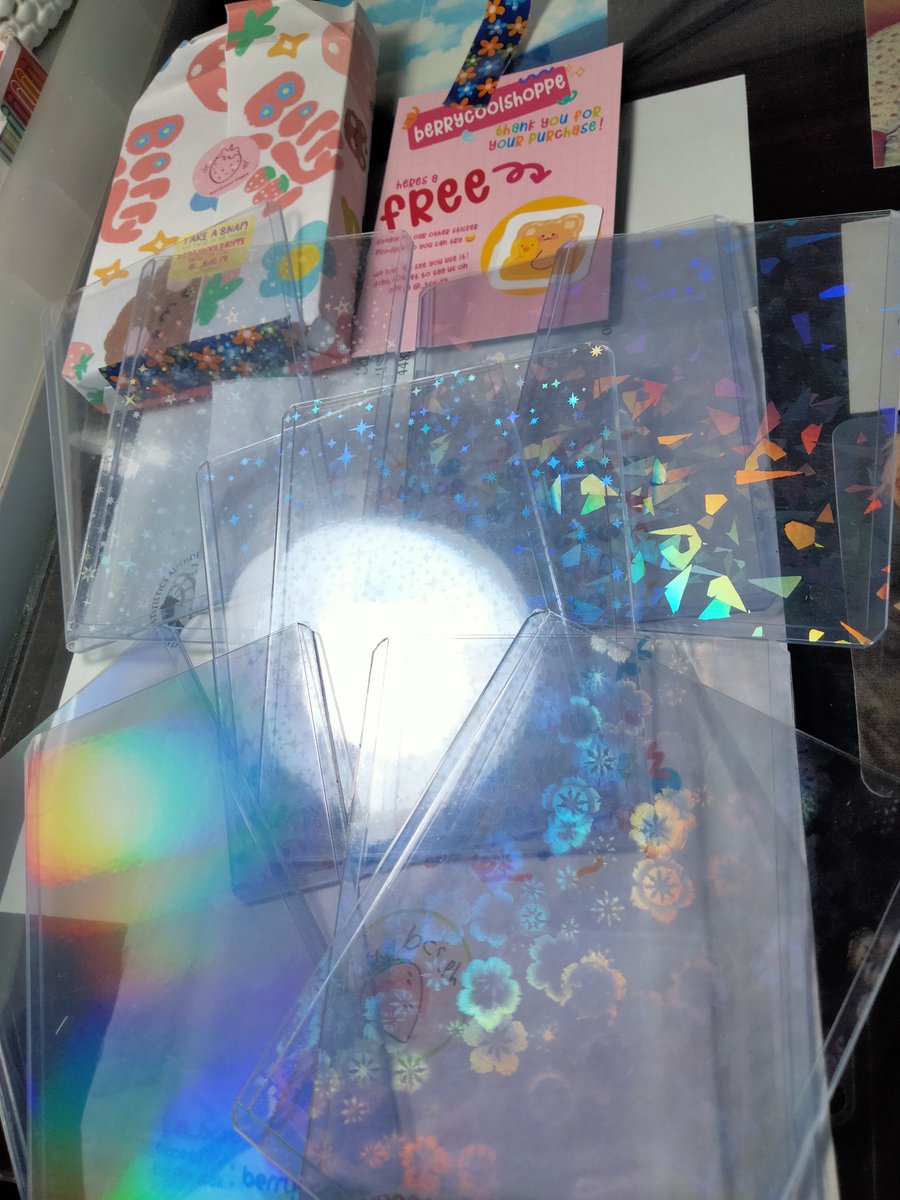 hello!! ordered form shoppe and I found you twt!! Thank you so much for this beautiful toploaders and very much worth the wait!! They're so beautiful and wahhh I fell in love with the packaging xnsnankaka till our next transaction!! thank you!! 💖💖 🥺🥺<a href="/berrycoolshoppe/">bcs.ph⁷</a>