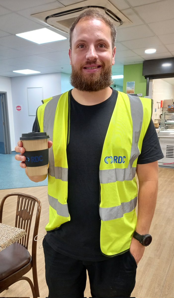 ClaireWilden's tweet photo. Replacing single use cups with reusable cups @RDCrecycling an estimated 2.5 billion single use cups are thrown away yearly #sustainability #ecotogo @VertasGroup https://t.co/20LG5cXZSC