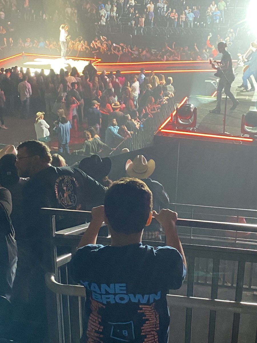 MegEliz1's tweet photo. We’re exhausted but our sweet boy had a BLAST! Concerts are his new favorite thing. I think it’s safe to say his first one was a good one. ❤️ @kanebrown #KaneBrown #LifeWithLathan https://t.co/wo0L5kNjZD