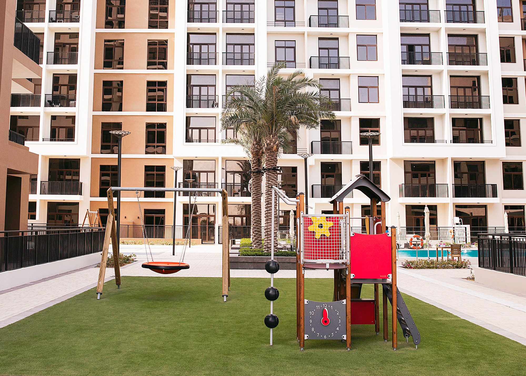 Town Square Dubai on X: Admire the views of the park on board with your  kids at Town Square Dubai's very own mini train! Open daily! Saturday -  Wednesday from 11am 