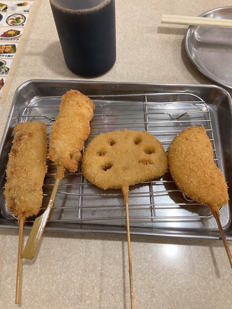 かつ 遅いランチで串カツ食べ放題に来ました 大阪行ったとき食べる時間なかったから地元で笑