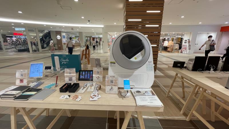 CatlinkGlobal's tweet photo. tenjii exhibition at Namba CITY shopping mall in Osaka, Japan!!!
#Catlink #Scooper #cats #kittens #pethealth https://t.co/Dq9RkNvtMk