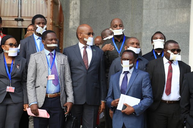 pompeowabuza's tweet photo. Ivi Unawaelezea #UNGA Kwamba Hawa Walikua WaBunge Wenye Akili Timamu Wa Jamhuri Ya Muungano Wa Tanzania? https://t.co/Aq4cK01f59