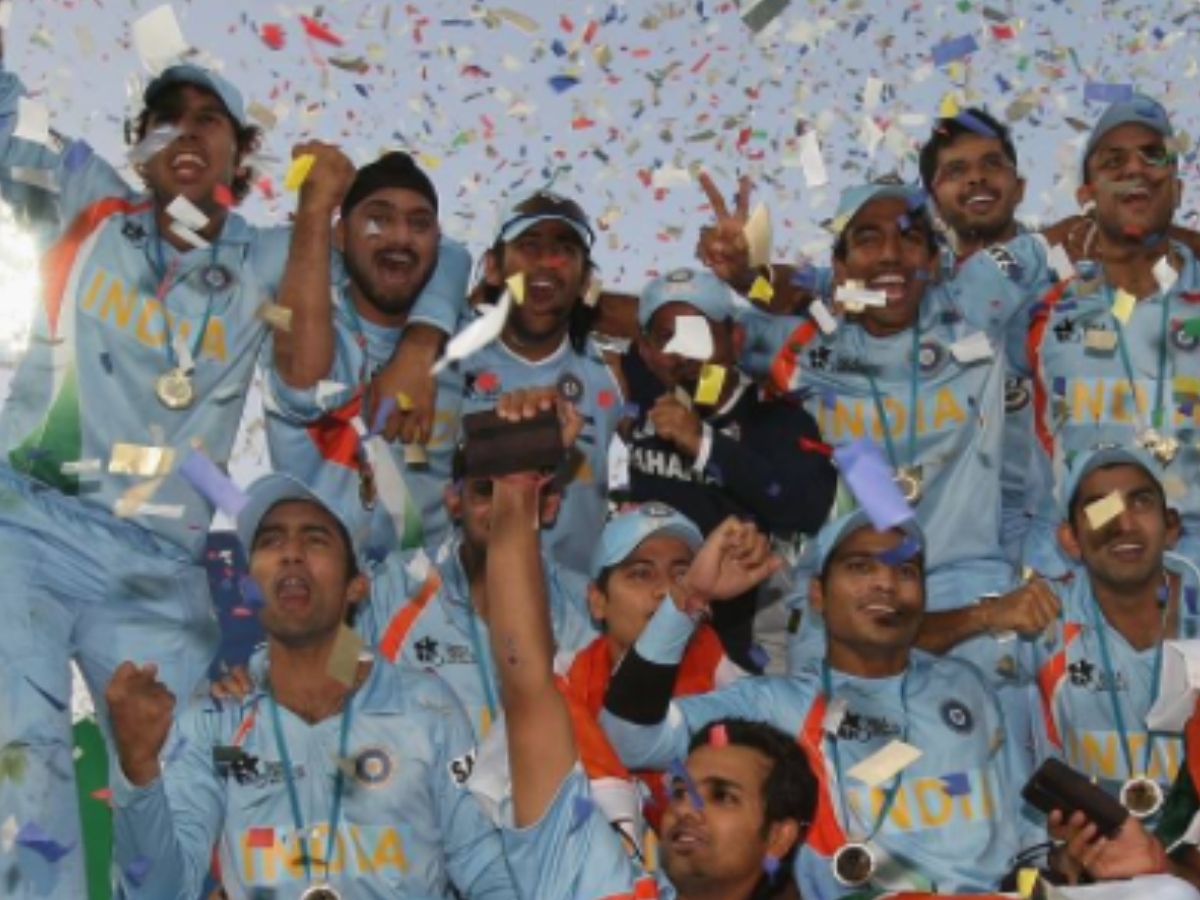 NBT_Sports's tweet photo. आज ही के दिन 14 साल पहले धोनी की 'यंगिस्तान' ने पाकिस्तान को धूल चटाकर बनी थी T20 वर्ल्ड चैंपियन
https://t.co/d9uqQnPH1A
#MSDhoni #Dhoni #TeamIndia #WorldT20Final #INDvPAK #OnThisDay https://t.co/SME90ZC7uK