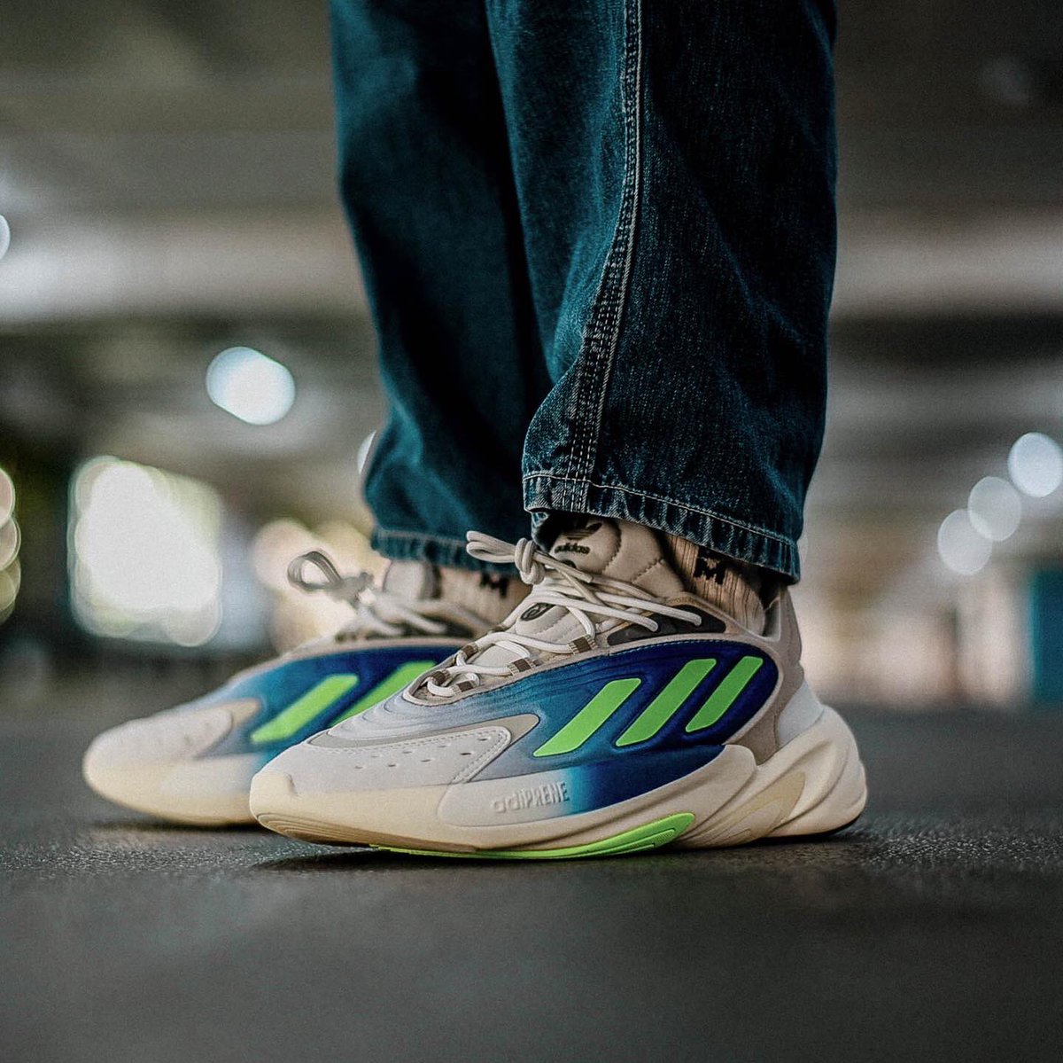 SoleWhat's tweet photo. A chunky build with a sleek &amp; fast look for when your days are fast-paced. Equipped with Adiprene cushioning for maximum comfort. Partially made of recycled material.

adidas Ozelia.

Available at Sunway Pyramid &amp; Mid Valley. Retailing at RM479.00. https://t.co/htx45GSAkX