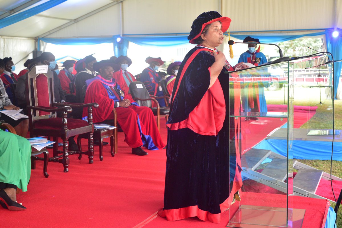 uonbi's tweet photo. Like Martin Luther King Jr, we may not have the whole staircase, but we ought to take the first step in faith. Geography reminds us that new lands were only discovered by sailors who had the courage to lose sight of the shore.-Dr. Rattansi #UoNgraduation https://t.co/YybQYb8jJR