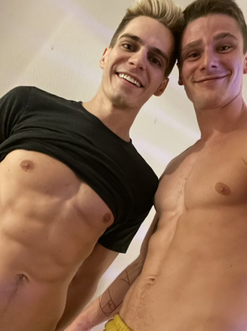 Oh what I&rsquo;d do for a scene with @KyleRossXXX 🥵🥵🥵 https://t.co/43EmGRrwXd<a class="tags" href="/tag/kylerossxxx">@kylerossxxx</a>