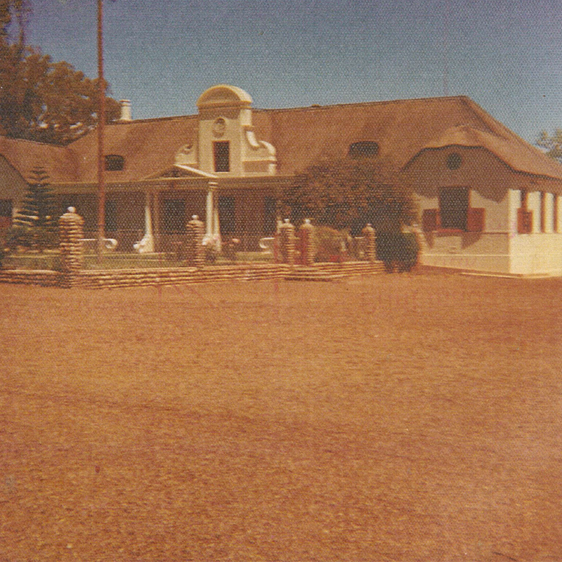 ConradieFamily's tweet photo. With a rich heritage dating back all the way from 1915, when Joseph Conradie received the farm Werda-La Motte in the Nuy, we have learned from the past and used it to take us into the future!🌱🥂

Our heritage is proud, our heritage is strong and OUR heritage is South African ... https://t.co/lfO7J3epcc