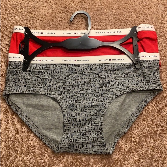 IGNITECarmen's tweet photo. So good I had to share! Check out all the items I'm loving on @Poshmarkapp #poshmark #fashion #style #shopmycloset #tommyhilfiger #laurenralphlauren #lularoe: https://t.co/7xqQzicC3w https://t.co/uR1dOxw06D
