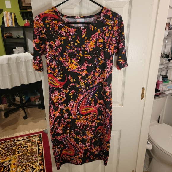 IGNITECarmen's tweet photo. So good I had to share! Check out all the items I'm loving on @Poshmarkapp #poshmark #fashion #style #shopmycloset #tommyhilfiger #laurenralphlauren #lularoe: https://t.co/7xqQzicC3w https://t.co/uR1dOxw06D