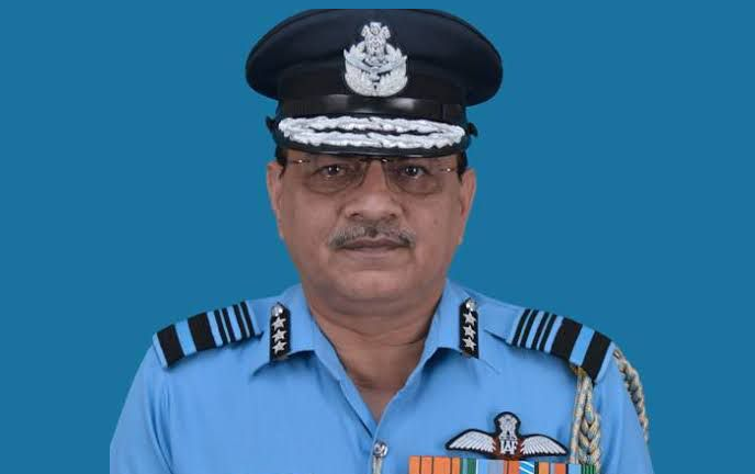 EconomicTimes's tweet photo. #AirMarshal #AmitDev has been appointed as the next chief of #WesternAirCommand. He is presently the chief of #EasternAirCommand.
All #Defence news and updates: https://t.co/YndcZ2a4tM https://t.co/8SURzlx1CJ