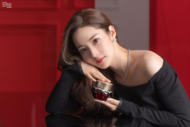 myloves_ppc's tweet photo. So eto lang pala na delete ko π
#retweetmytweet π #samecaption
PMY be like: Endorsing beauty products are easy as ABC... π
#ParkMinyoung π https://t.co/u4YNqSXOMF