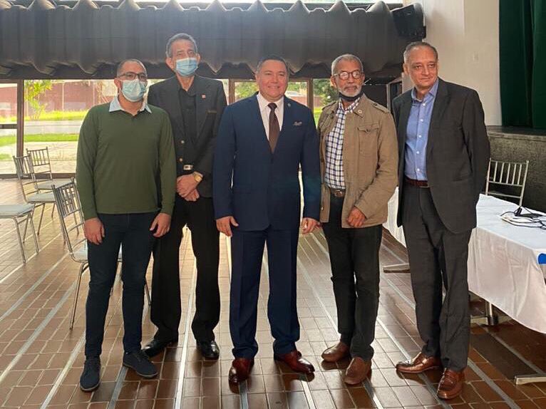 JAVIERBERTUCCI's tweet photo. Presentamos el Plan de Gobierno en la Asociación de Ejecutivos de Carabobo ante representantes de FEDECAMARAS Carabobo, la UC, Comisión eléctrica de Carabobo, Cátedra de Estudios - Ciudad Alexis Tocqueville, Rolando Smit del Grupo TREN y al Taller de Reconstrucción Nacional. https://t.co/D0ToiieTaY