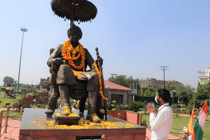 jkmediavimal's tweet photo. #Humare #poojniye #maharaja https://t.co/YAIt6GOOtI