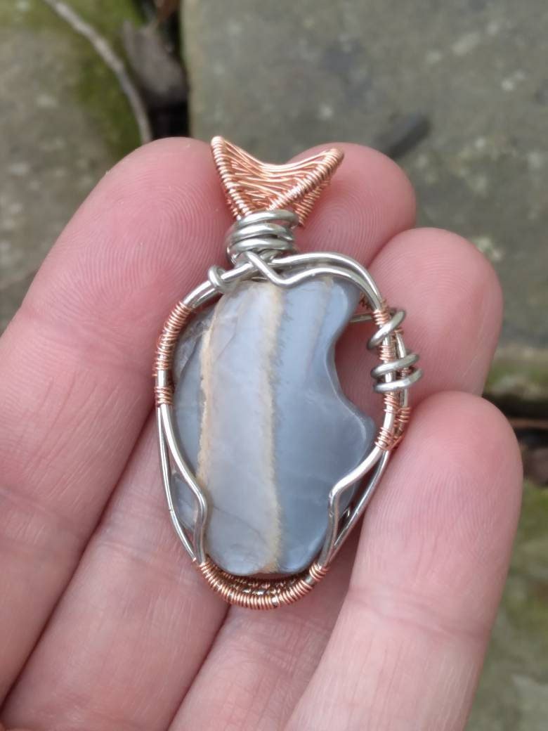 innovisjewelry's tweet photo. Excited to share the latest addition to my #etsy shop: Stunning and shiny moonstone hand made pendant with copper and silver wire #moonstone #handwrapped #handmade #pendant #madebyhand #greatgiftidea #innovatedvisions #etsygifts https://t.co/EA0tdKxrwh https://t.co/rrXer4rdWR