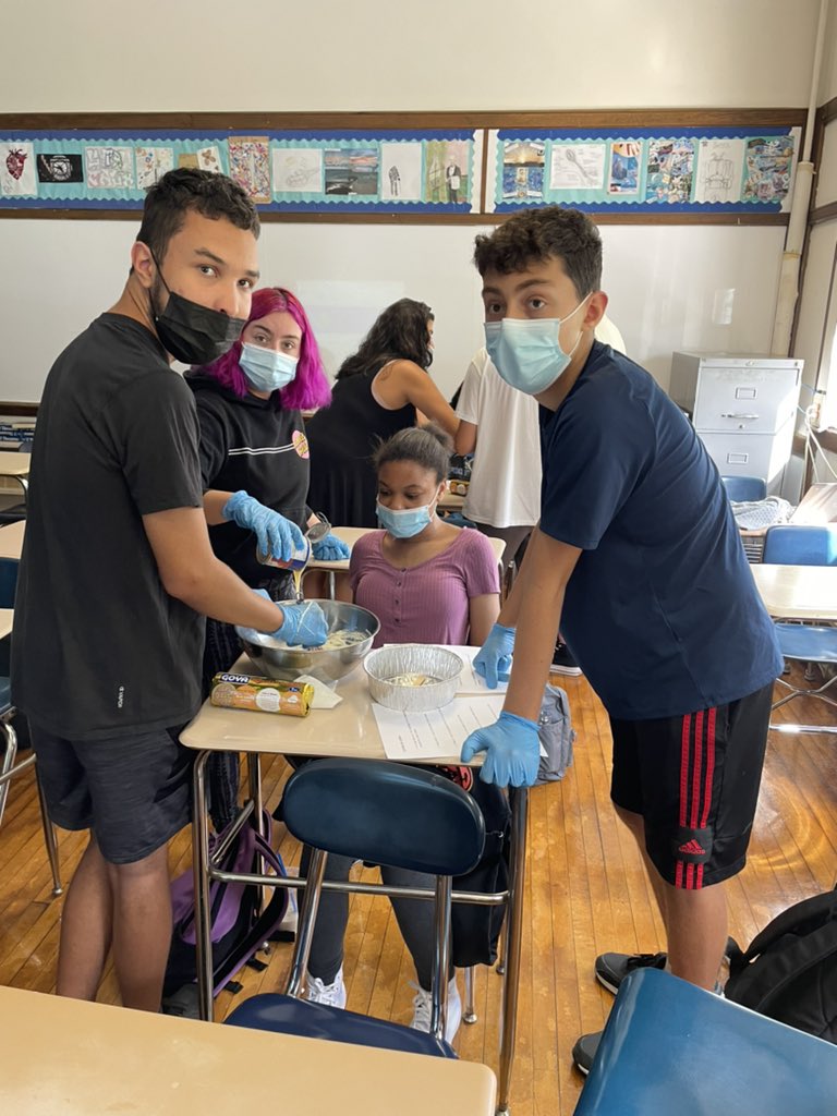 sarah_grosso2's tweet photo. #CAS4ALL getting creative with Corlata de Limón #HispanicHeritageMonth2021 #IBCAS @iborganization @johnfalino1 @MegHalberg @careim2 @YoleBrady https://t.co/emzdqIXvMN