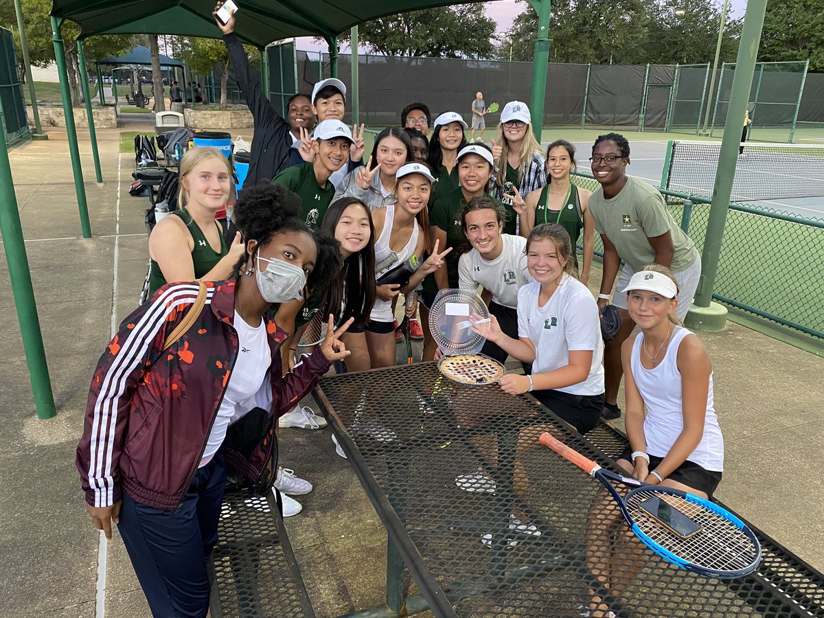 LakeRidgeTennis's tweet photo. JV @LakeRidgeTennis had a great time down in Waco tonight…lots of wins, lots of fun, and pie!! Let’s goooo LR!! https://t.co/O8sqMpPmMi