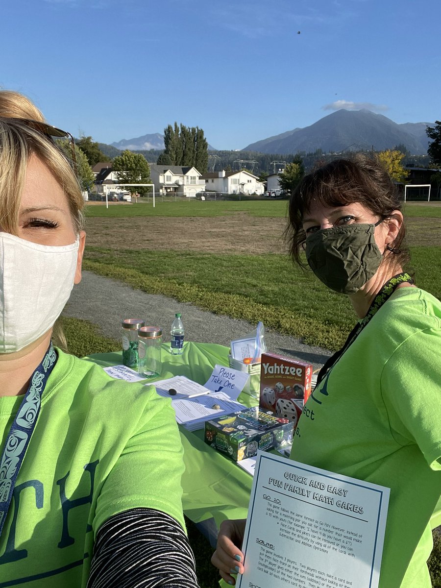 Beautiful night for our first math table at meet the teacher night at Tyson Elementary with <a href="/handy_hayes/">Nicole Lee</a> Sharing our favorite games and math activities for parents to play with their kids. #numeracySD33 #sd33learns