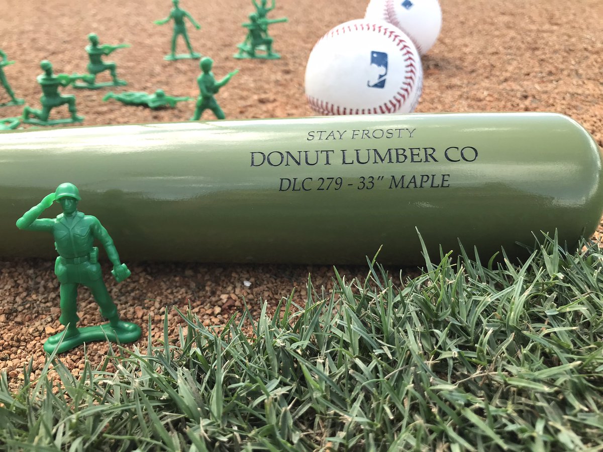 DonutLumber's tweet photo. 😳 https://t.co/7qCVCElkXg