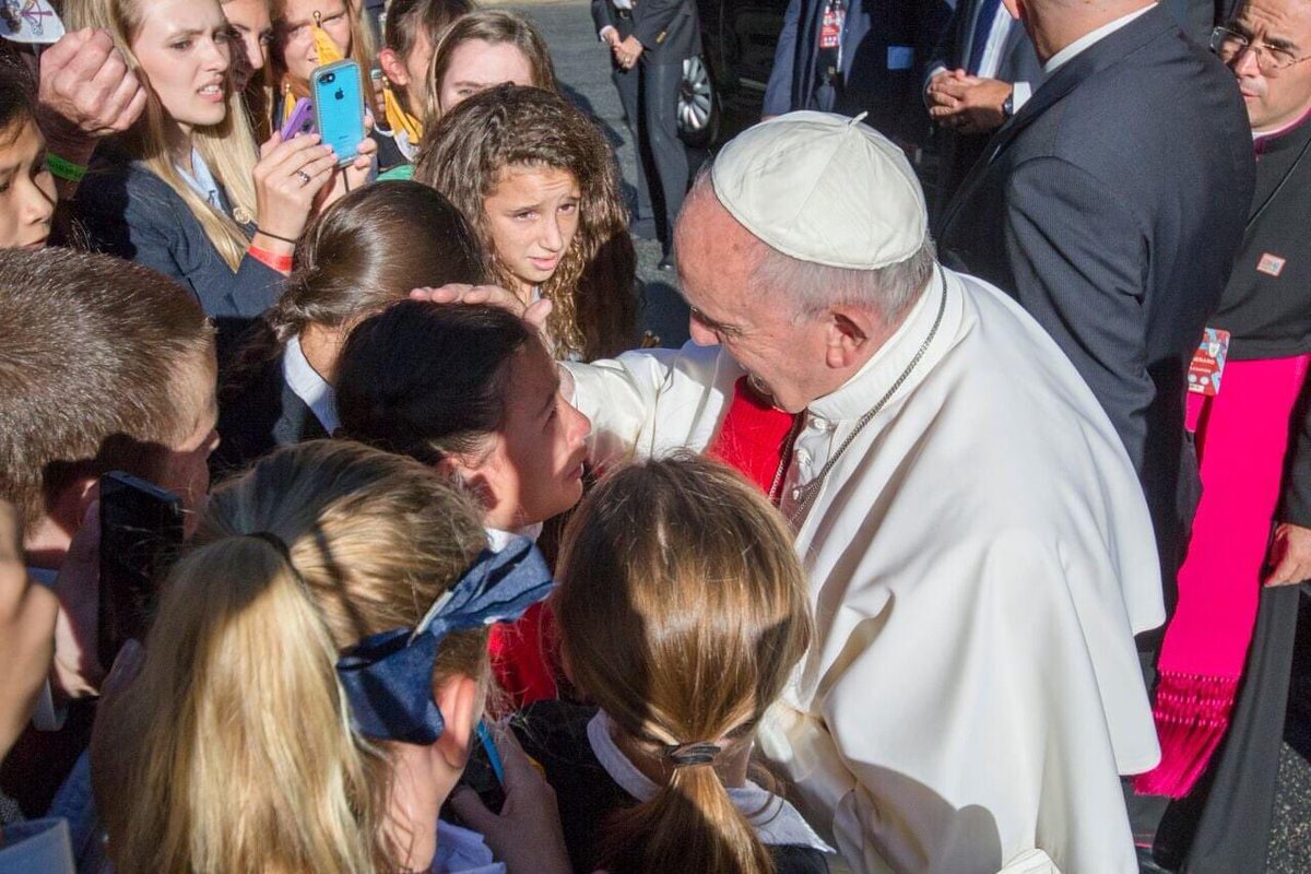 STA_Brookland's tweet photo. What an amazing experience to meet the #HolyFather!
#STABrookland #CCABlessed #TBT https://t.co/pKML0slSnN