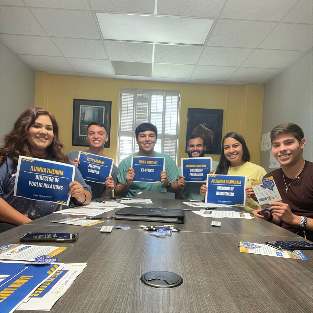 <a href="/tamukcgs/">Class Giving Society - TAMUK</a> Executive Cabinet meeting ✅ look out for the dates to our social with cool prizes and future meetings! #StudentPhilanthropy #JavsGiveBack