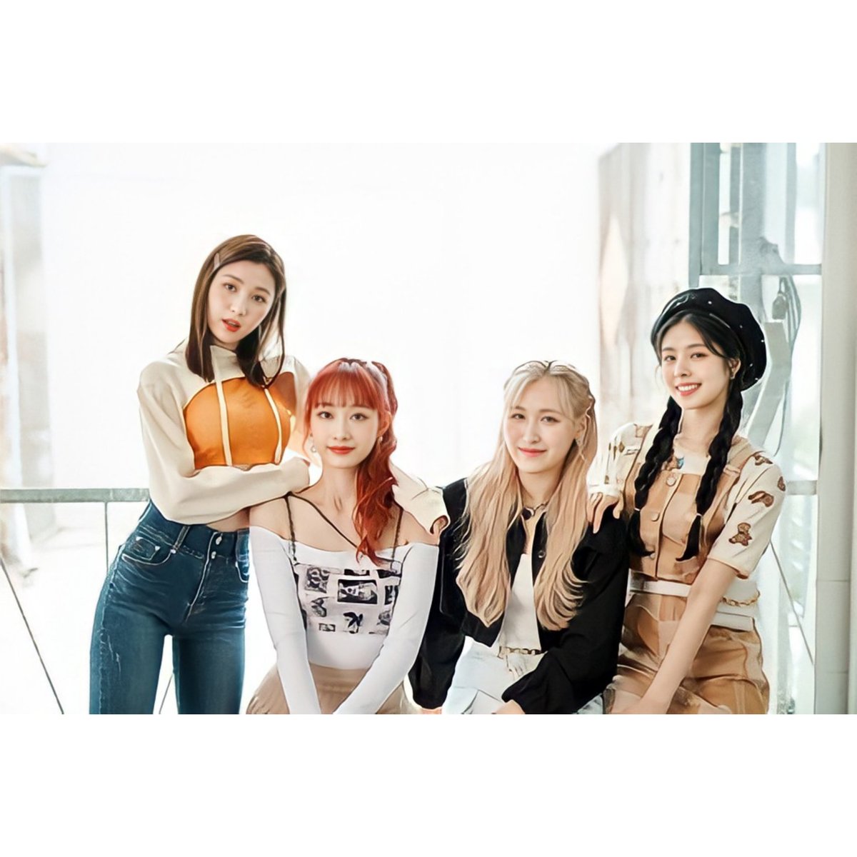 skyleuniverse's tweet photo. [📰NAVER - ENGLISH] 

#스카이리 #SKYLE
#ERIN #CHAEHYEON #GINNY #UJEONG 
#우정 #에린 #채현 #지니

@official_skyle 
@goodluck_ent https://t.co/XVYtbL2VWc