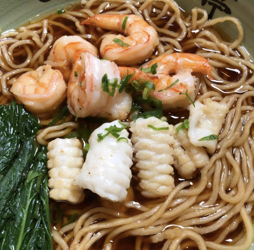 FoodPosse's tweet photo. Yum! #repost @gomateihawaii: Don't be surprised if our Seafood Shoyu Ramen turns you into a sea-foodie! #GomaTei https://t.co/FpWj4EOtv9