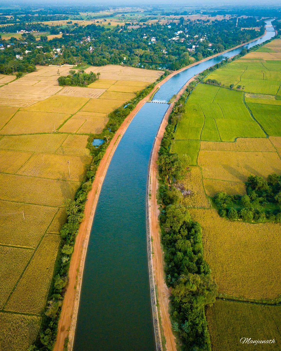 Our history books never taught us that 2000 years ago one of the oldest and still in operation as major irrigation Dam in the world 'Kallanai' built by great Chola king Karikalan on the bank of cauveri river in Tiruchirapalli