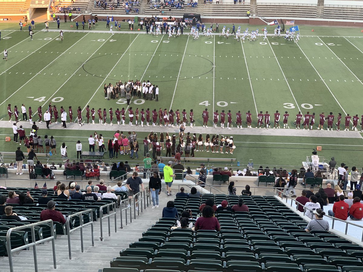 Tviewboostrclub's tweet photo. Wolves for the ๐งน sweep! #wolvesup
Future ๐ ๐บ Wolves showing support! HOCO โ21 #seniors21
#homecoming #itsthesupportforme @TViewWolves @TimberviewHigh https://t.co/l6rfF3rBuh