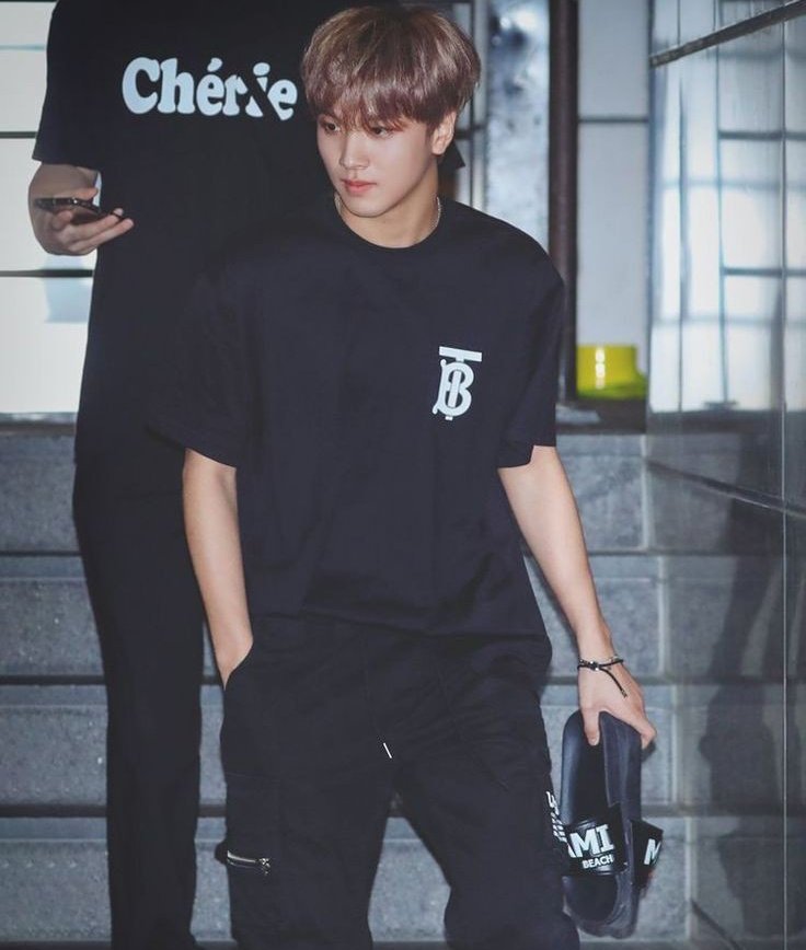 𝒞𝒽𝒶𝓃𝓁𝒾𝓎𝒶
•
•
𝐒𝐚𝐥𝐚𝐡 𝐧𝐠𝐠𝐚 𝐬𝐢𝐡 𝐠𝐰 𝐬𝐮𝐤𝐚 𝐬𝐚𝐦𝐚 𝐬𝐞𝐤𝐞𝐫𝐭𝐚𝐫𝐢𝐬 𝐠𝐰?