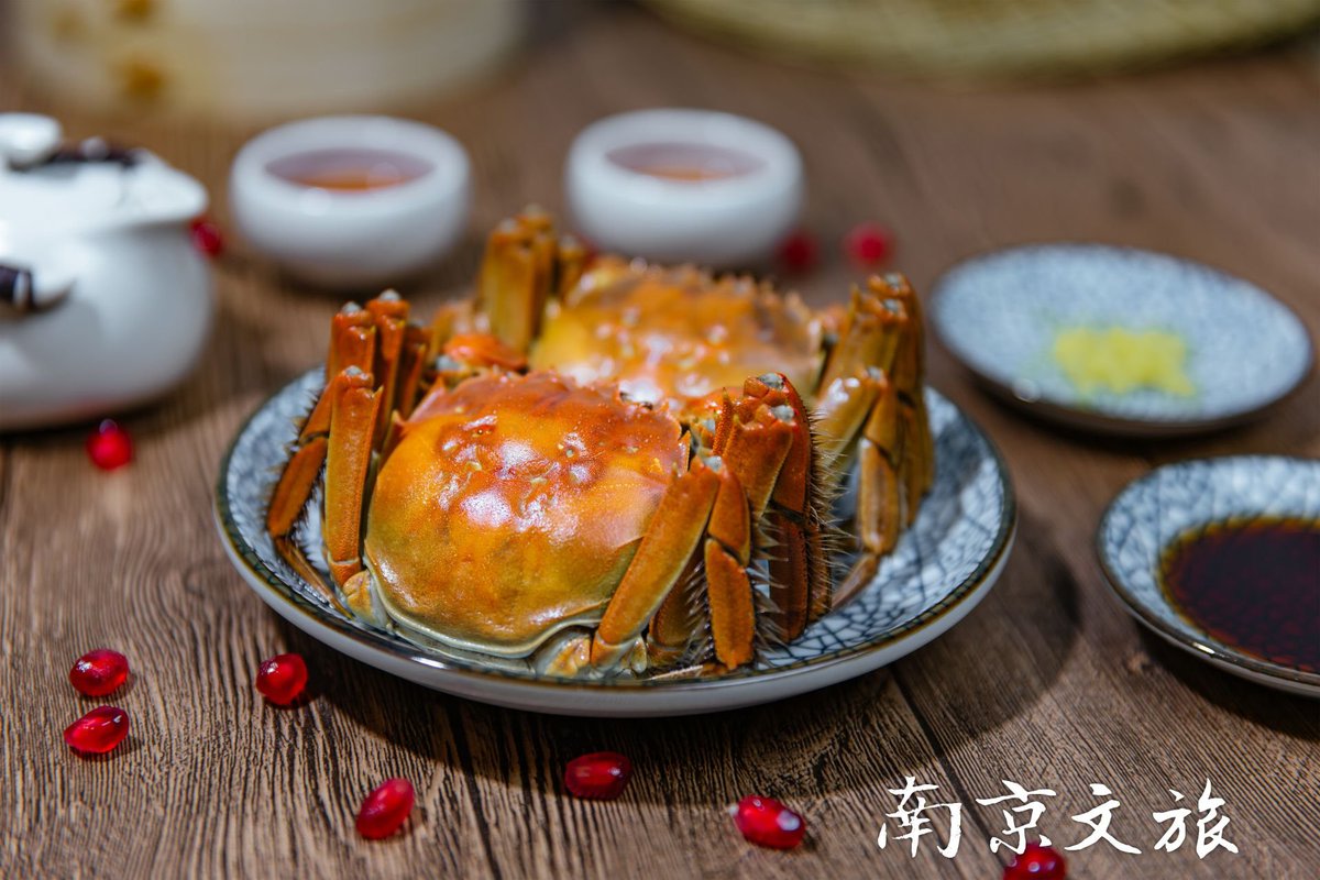 WTEChina's tweet photo. Autumn is the best season to taste Gucheng Lake crabs as the crab meat and roe are the fleshiest. There is no doubt that sucking crab roe and eating crab meat is an autumn ritual in #Nanjing.
@DiscoverNanjing @GoToNanjing 
https://t.co/dXkiXk6tKb https://t.co/7N5sOnFCbc