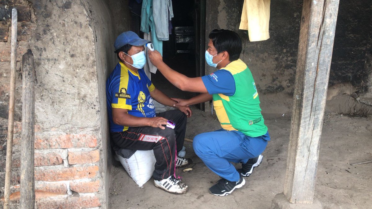 julio_potosi's tweet photo. Técnico en Atención Primaria en Salud realizando trabajo extramural visita domiciliaria pacientes Prioritarios y vulnerables https://t.co/2YvSim3qtv