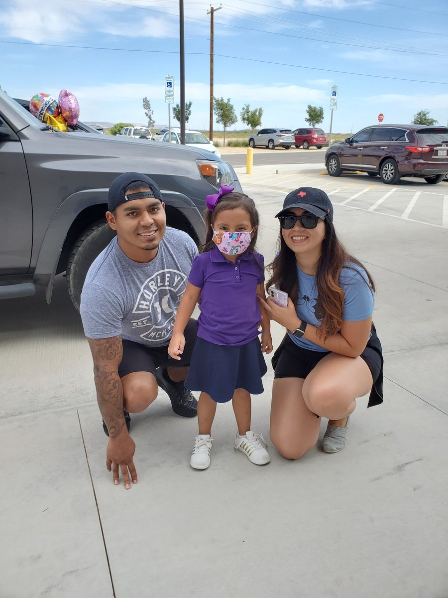 nrede_OKES's tweet photo. Congratulations to my September Pre-K3 All Star Students! 🥳 #TeamSISD #BuffaloPride #AllStarStudent 🌟 https://t.co/cgsvp00nPm