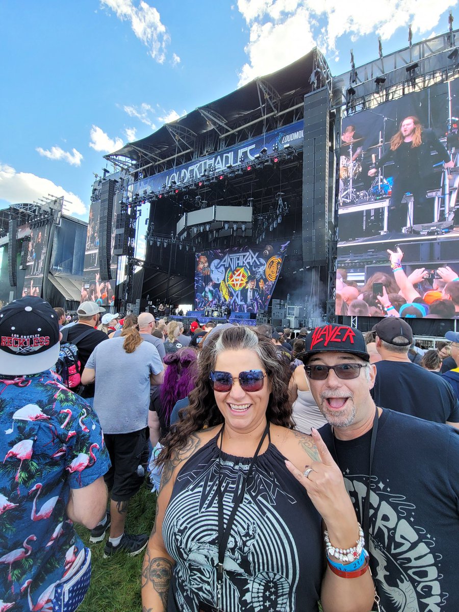 danaleighwalker's tweet photo. F**K YEAH! @anthrax at #Louderthanlife Louisville baby!! Best show ever! #metal #caugtinamosh 🤘😃 https://t.co/cFO9l0Dkpf