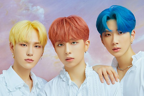Billboard_JAPAN's tweet photo. AB6IXの弟分BDCの初日本語シングル「MOON WALKER（JPN Ver.）」が10月配信リリース https://t.co/xSt9VUX9JA https://t.co/MENfdrU0VT