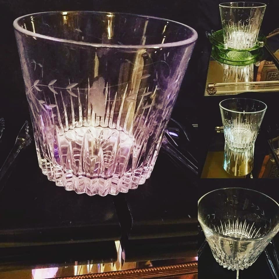 DWedgeCreations's tweet photo. #etsy shop:Princess House Crystal Heritage Ice Bucket,ice tongs,France  https://t.co/Ve0sVoKyTH #barware #wedding #heritagecollection #princesshouse #weddingcrystal #crystalicebucket #icebucket #icetongs #heritage #party #newyears #madeinfrance #heritagecrystal #gifted https://t.co/HnloHEkfMB