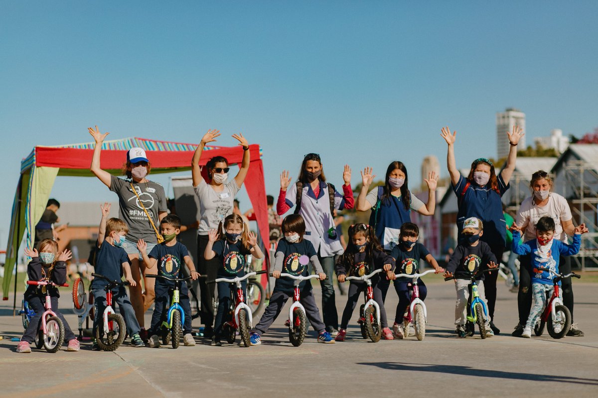 ForoMundialBici's tweet photo. El segundo día del 10° Foro Mundial de la Bicicleta desplegó su programación completa, con actividades y talleres al aire libre, conferencias presenciales y virtuales, y pedaleadas temáticas por las calles de la ciudad. https://t.co/XQ8yxZi5Xg